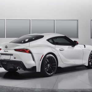 2020_Supra_LaunchEdition_02_10F2ABF963C07F4784399BF17C81F1335D62147E.jpg